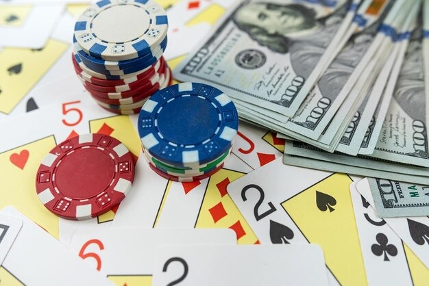 Live European Roulette table with professional croupier at limatogel